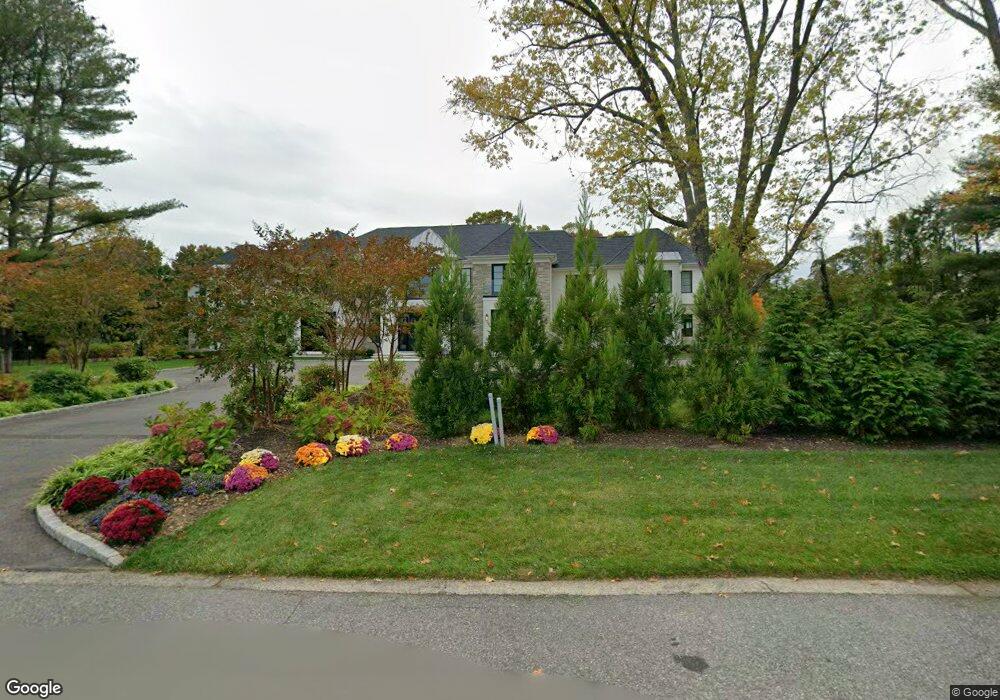 5 Quaker Ridge Rd, Glen Head, NY 11545 - photo 1