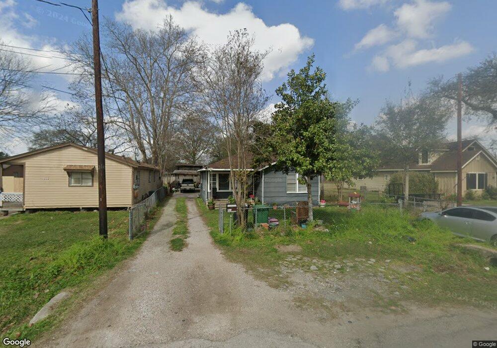821 De Boll St, Houston, TX 77022 - photo 1