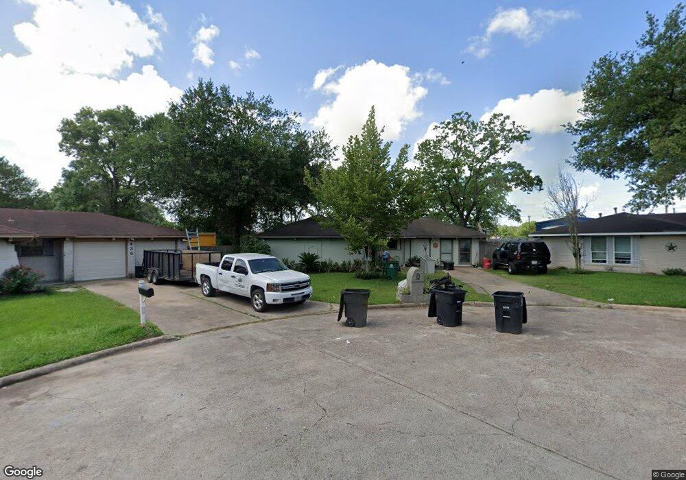 6439 Maple Hill Dr, Houston, TX 77088 - photo 1