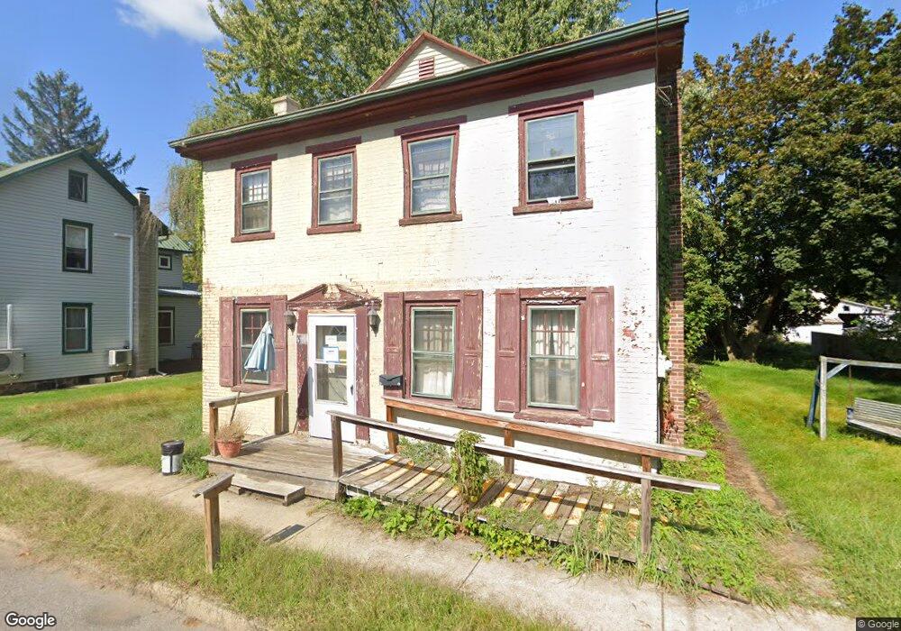 304 E Pine St, Selinsgrove, PA 17870 - photo 1