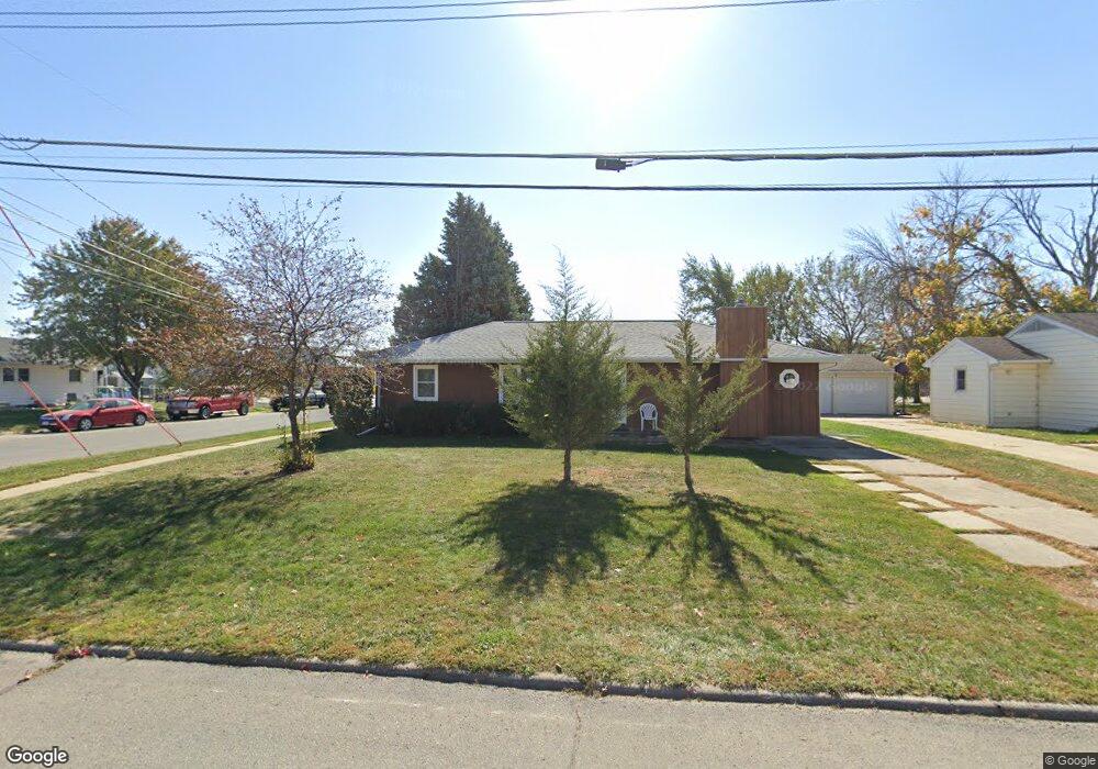 1807 N 2nd Ave E, Newton, IA 50208 - photo 1