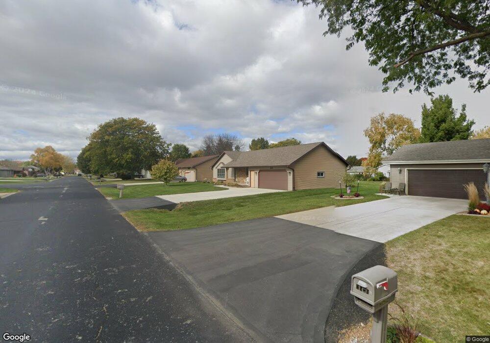 2522 W Sunnyview Cir, Appleton, WI 54914 - photo 1