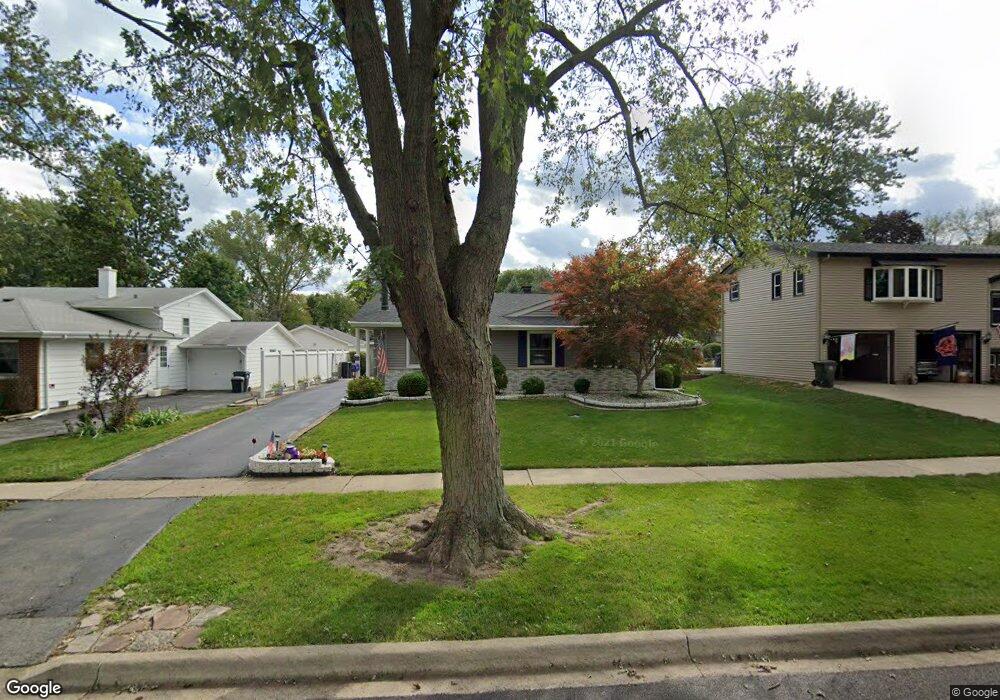 2311 Kingfisher Ln, Rolling Meadows, IL 60008 - photo 1