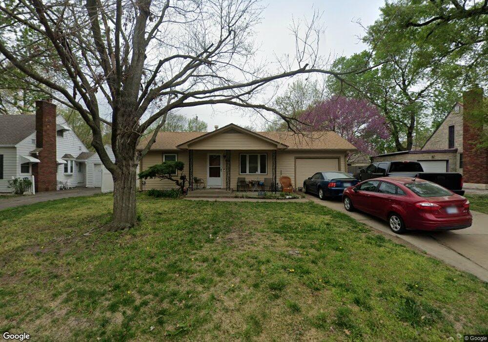1033 SW Frazier Ave, Topeka, KS 66604 - photo 1