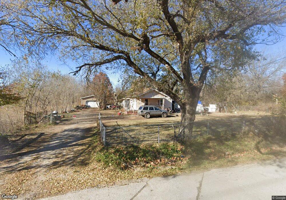 814 N Kern Ave, Okmulgee, OK 74447 - photo 1