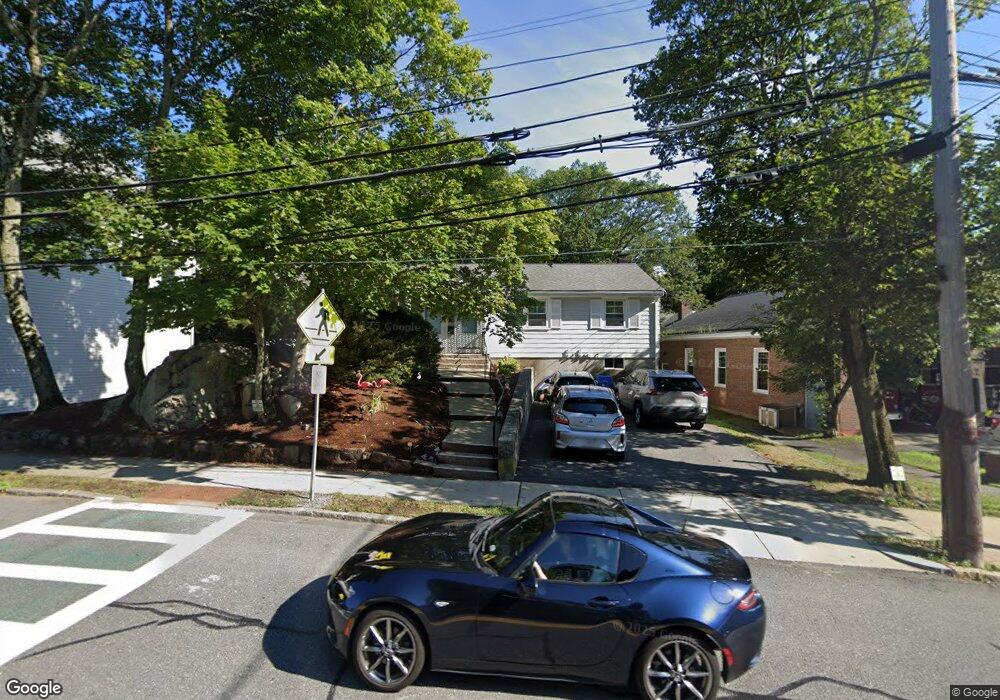 7 Oak St unit 7, Wakefield, MA 01880 - photo 1