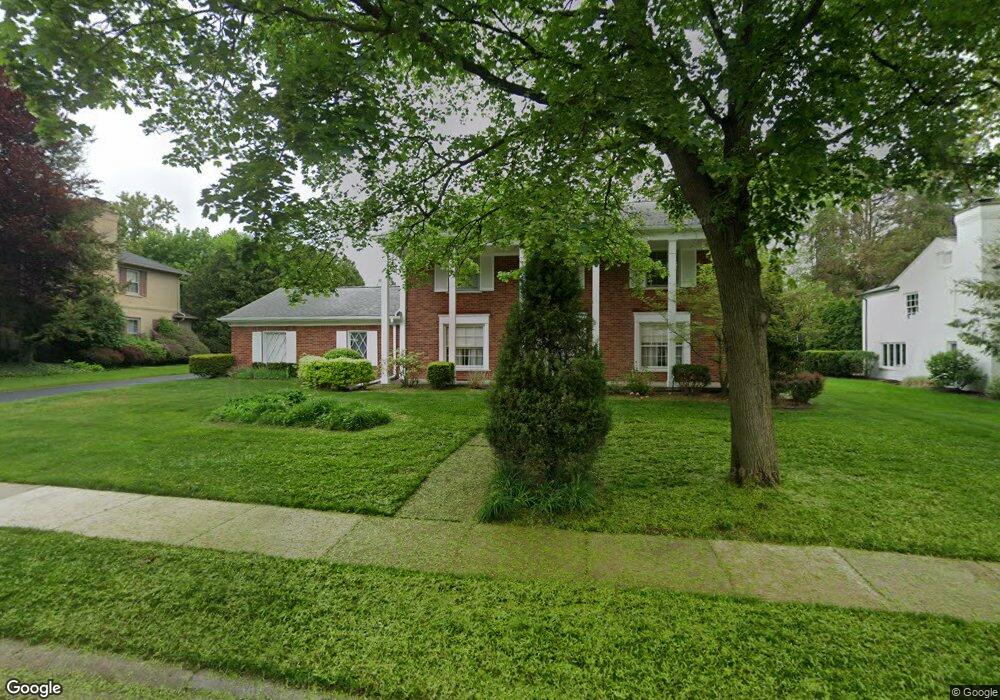 1424 Sandringham Way, Bloomfield Hills, MI 48301 - photo 1