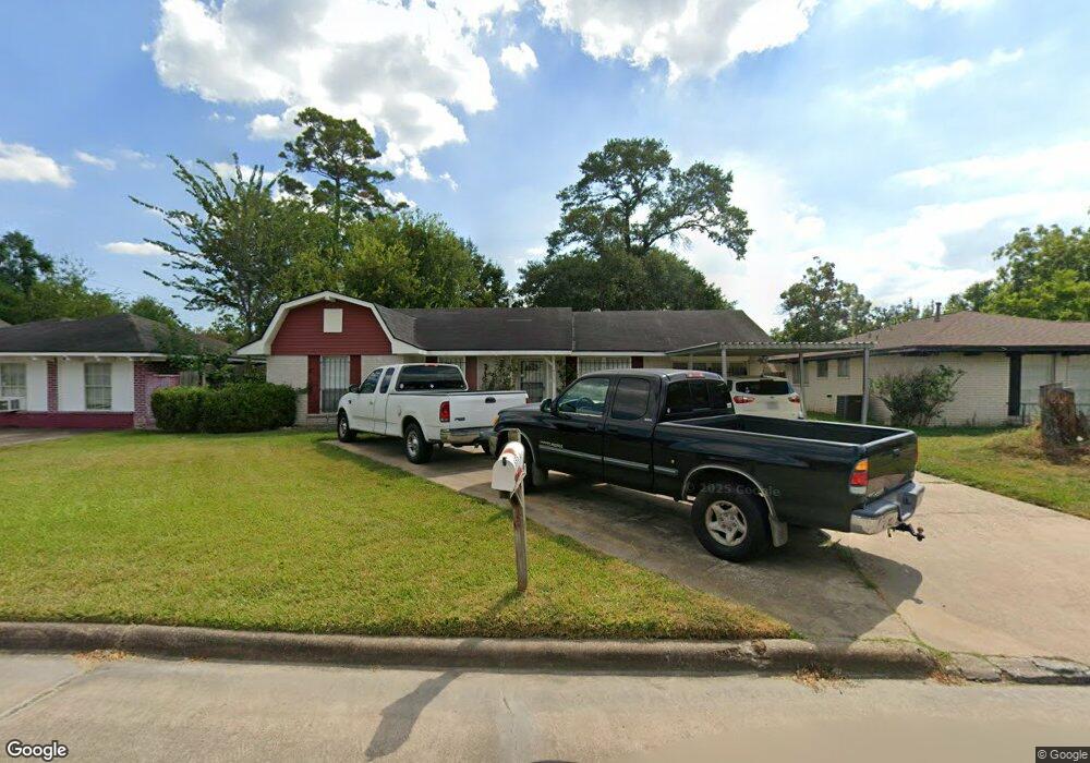 6315 Tall Willow Dr, Houston, TX 77088 - photo 1