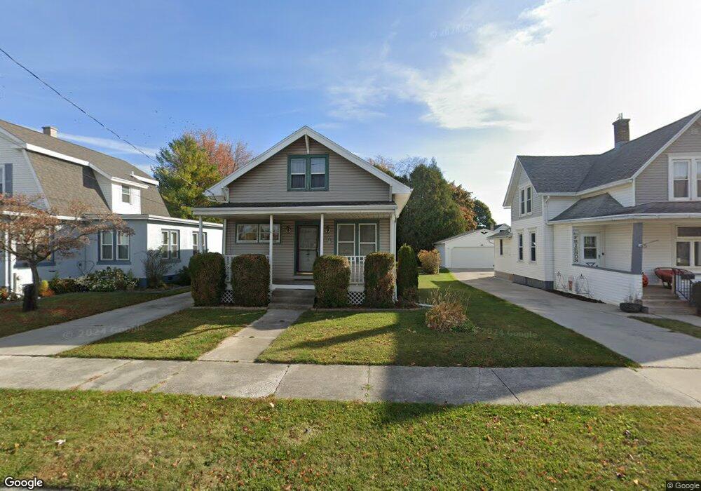 939 N 10th St, Manitowoc, WI 54220 - photo 1