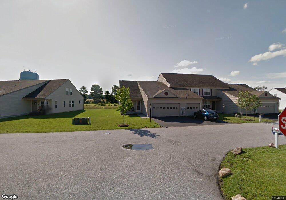 53 Cedarfield Dr unit 14, Gettysburg, PA 17325 - photo 1