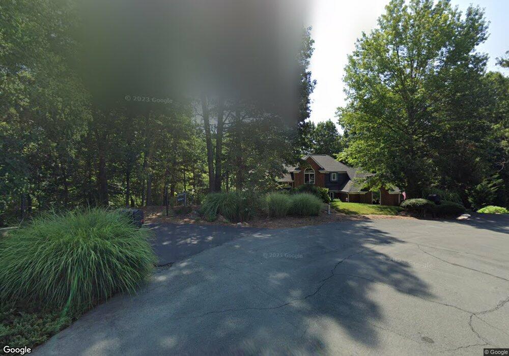 1335 Pendleton Ct, Charlottesville, VA 22901 - photo 1
