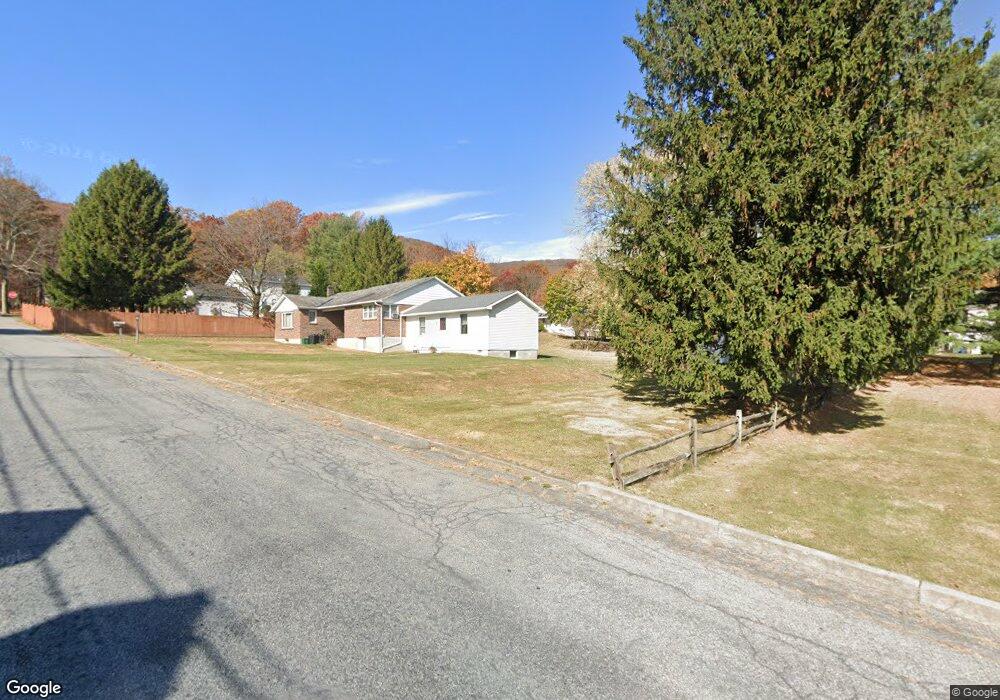 220 Diamond St, Pen Argyl, PA 18072 - photo 1