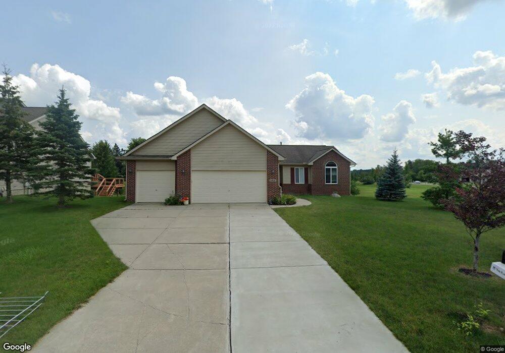 9402 Hickory Hollow Ct unit 11, Davison, MI 48423 - photo 1