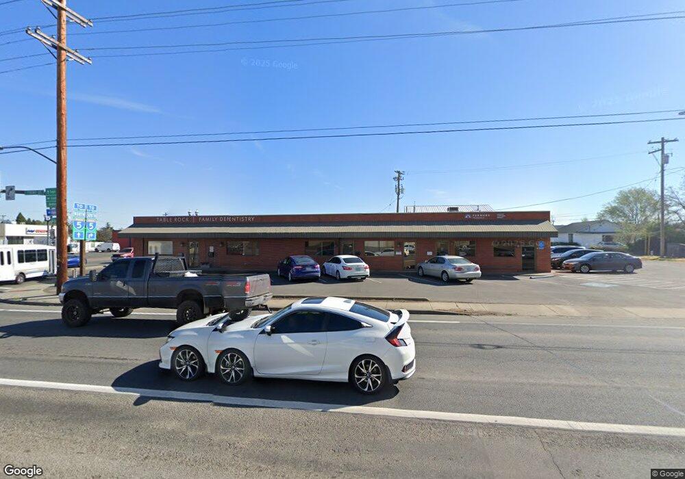 27 S Front St, Central Point, OR 97502 - photo 1