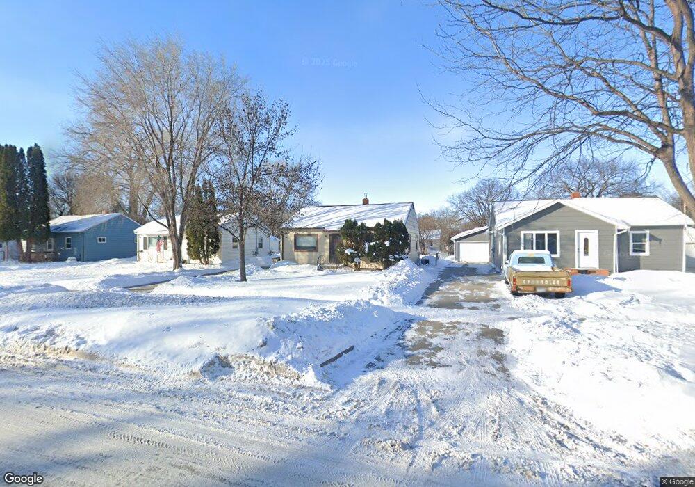 1513 13 1 2 St S, Fargo, ND 58103 - photo 1