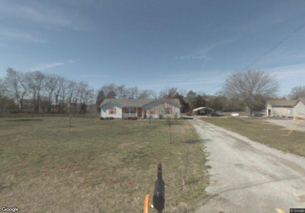 332 Cessna Ln, Shelbyville, TN 37160 - photo 1