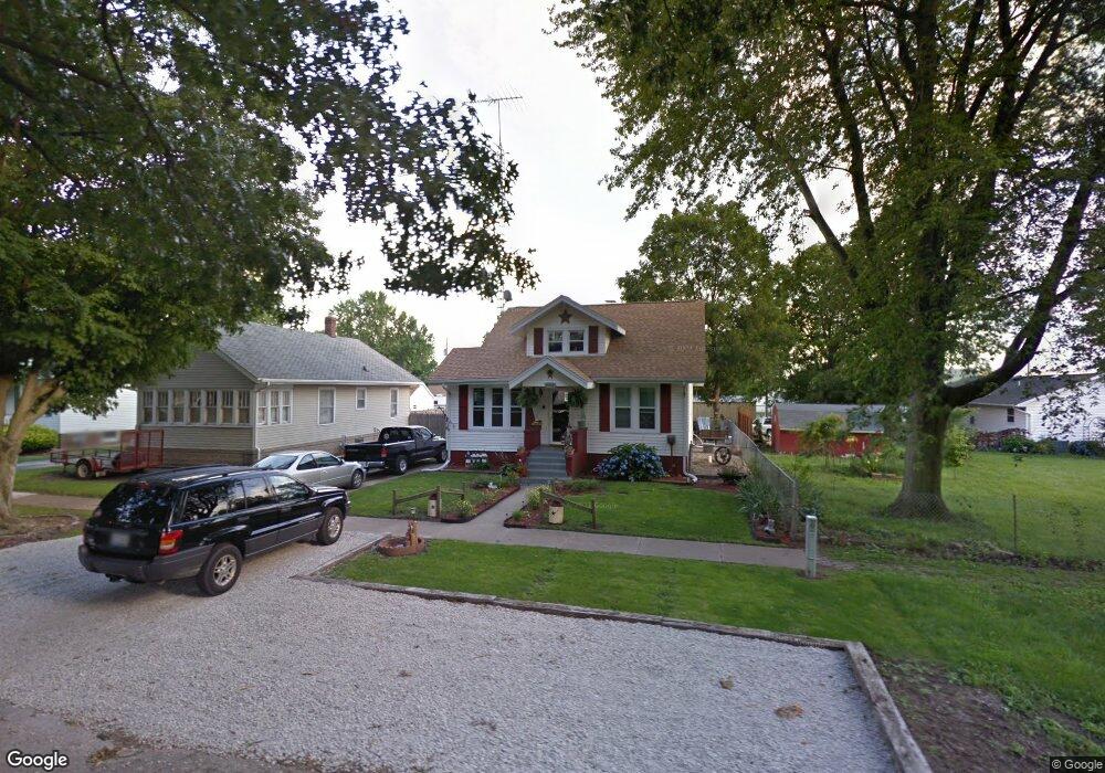 2413 Marion Ave, Mattoon, IL 61938 - photo 1