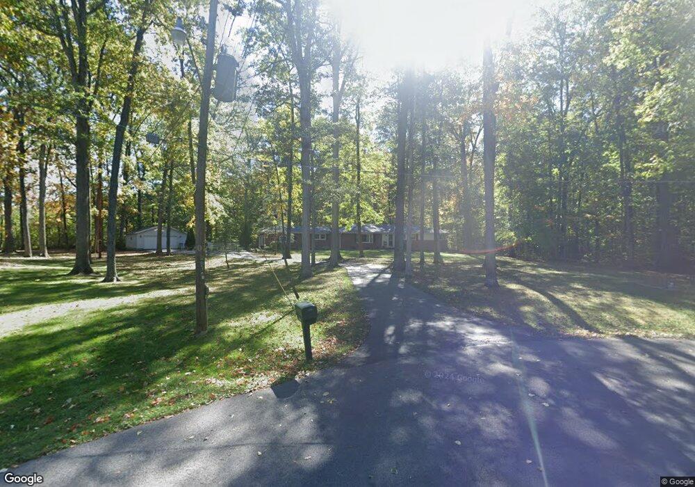 1391 Forest Dr, Lima, OH 45805 - photo 1