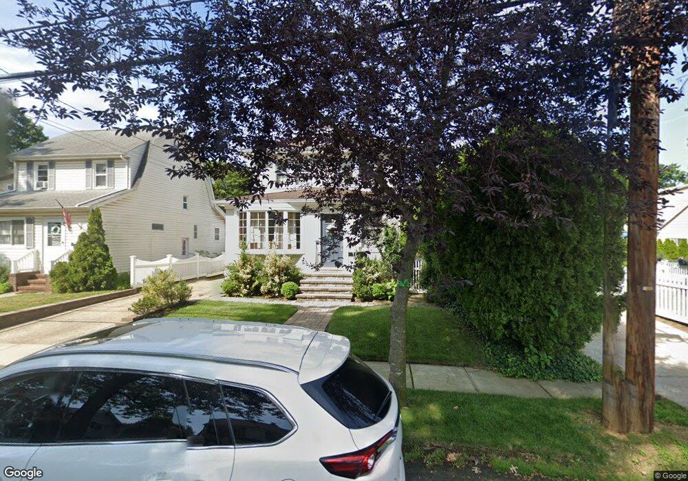 18 Pansy Ave, Floral Park, NY 11001 - photo 1