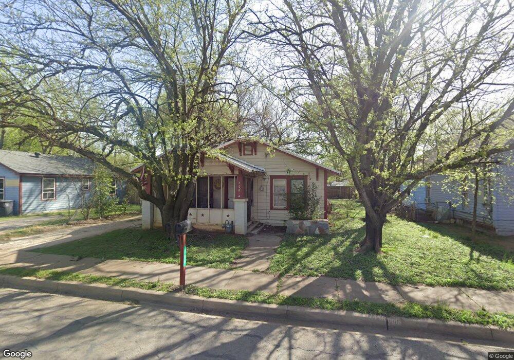 706 N Robinson St, Cleburne, TX 76031 - photo 1