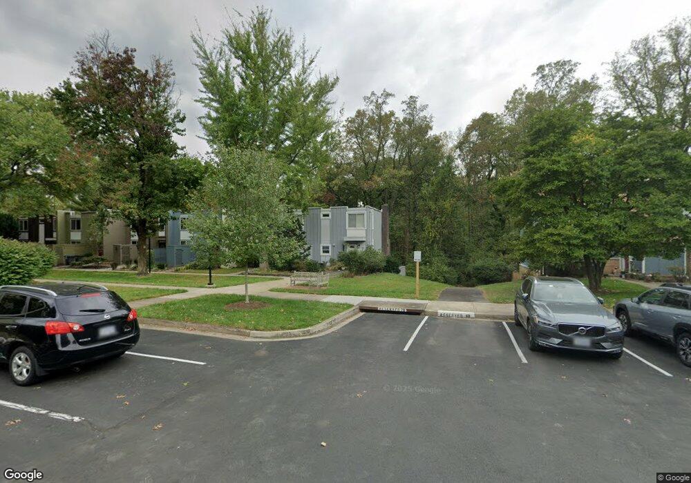 11164 Forest Edge Dr, Reston, VA 20190 - photo 1