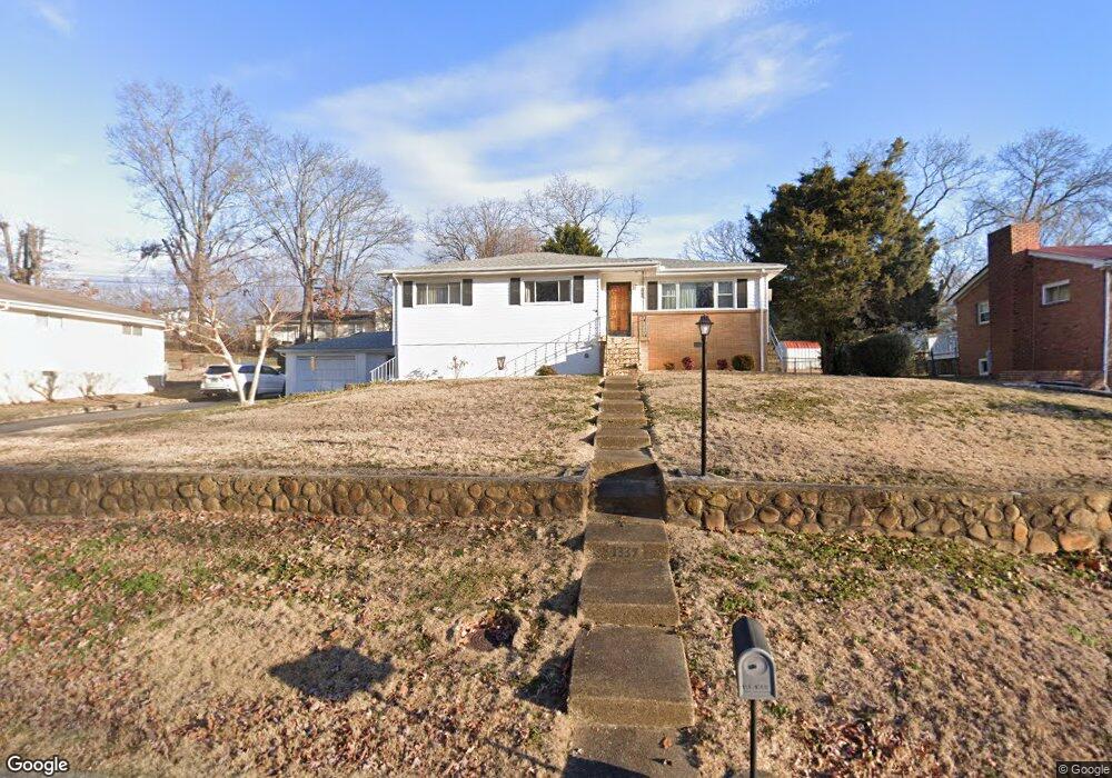 1337 Cloverdale Cir, Hixson, TN 37343 - photo 1