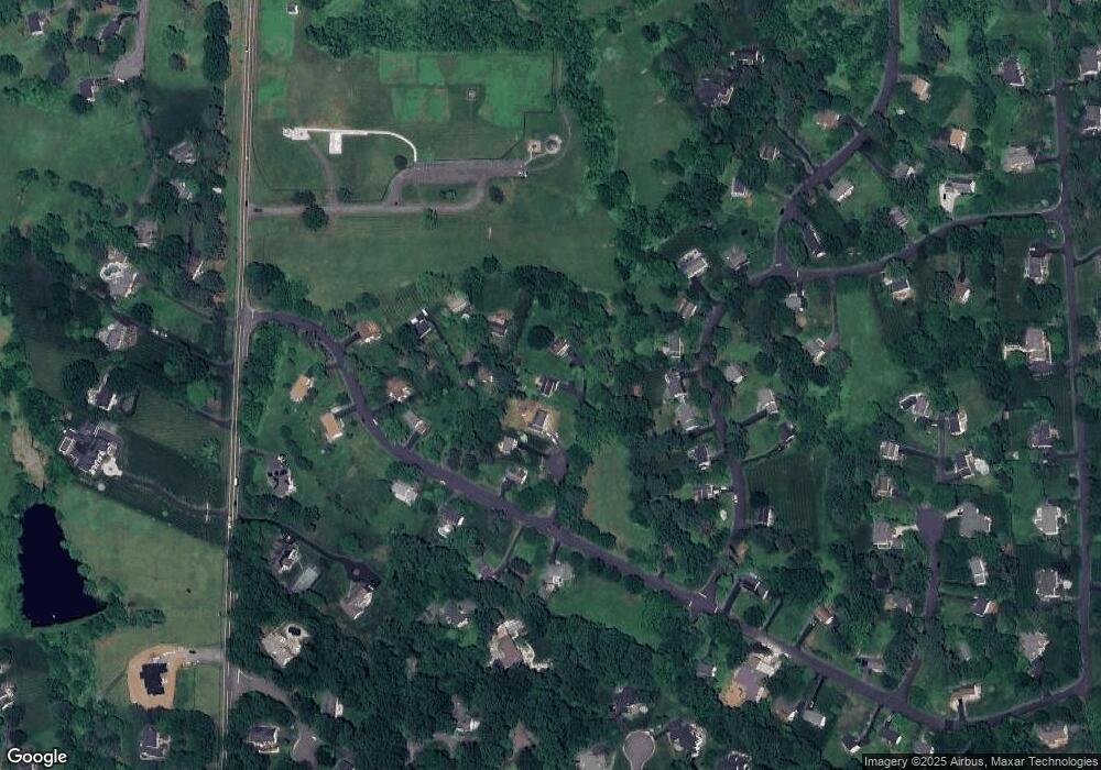 902 Man o War Ln, Great Falls, VA 22066 - photo 1