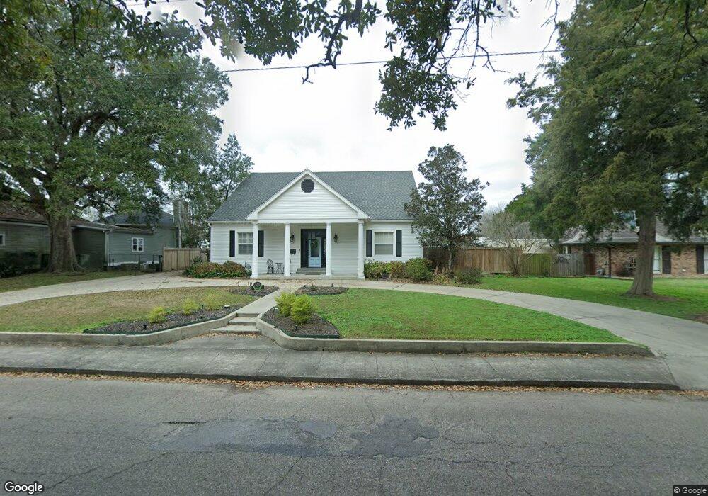 303 Duperier Ave, New Iberia, LA 70563 - photo 1