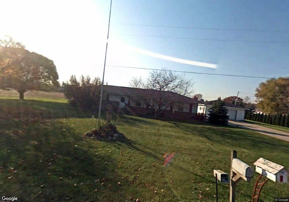 8046 Pettit Rd, Birch Run, MI 48415 - photo 1