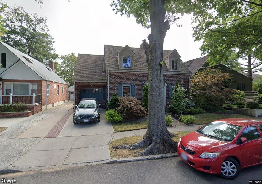 7139 168th St, Fresh Meadows, NY 11365 - photo 1