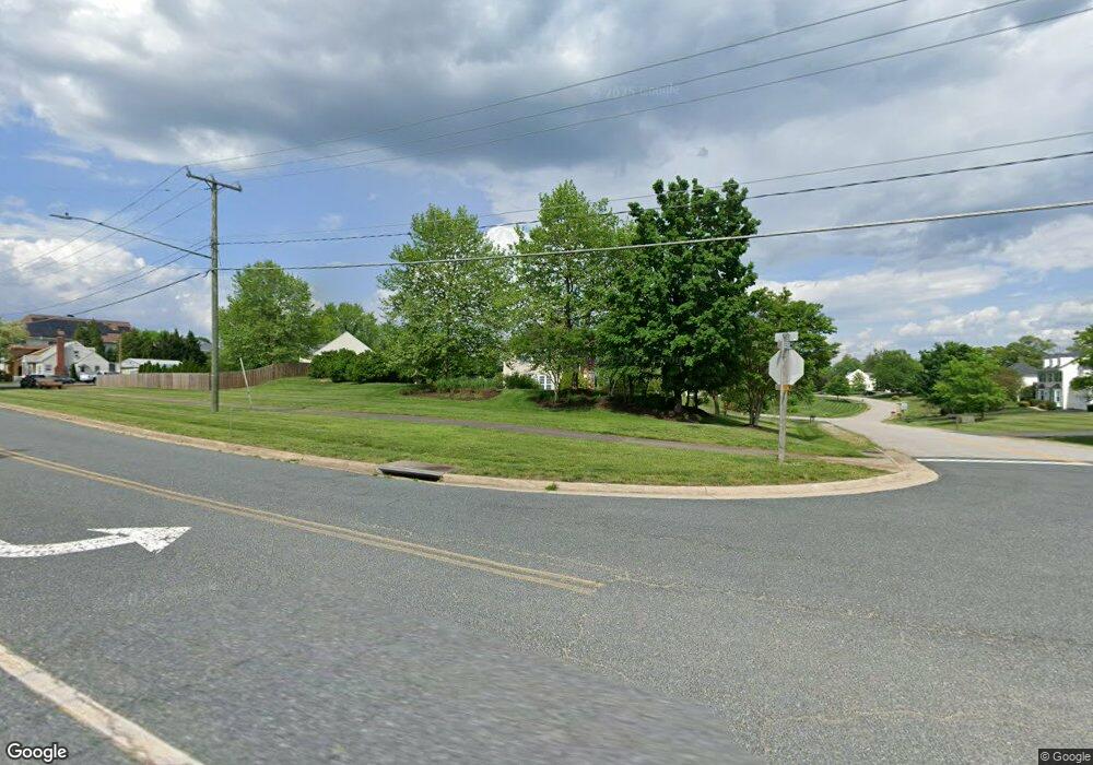 8946 Hollymeade Dr, Lorton, VA 22079 - photo 1