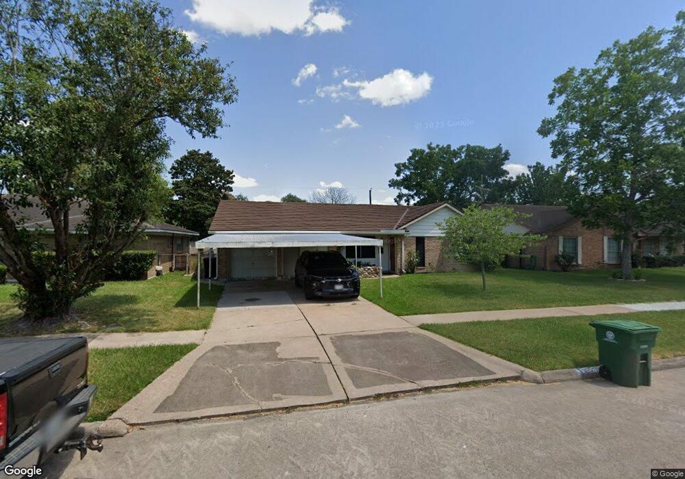 9751 Southport Dr, Houston, TX 77089 - photo 1