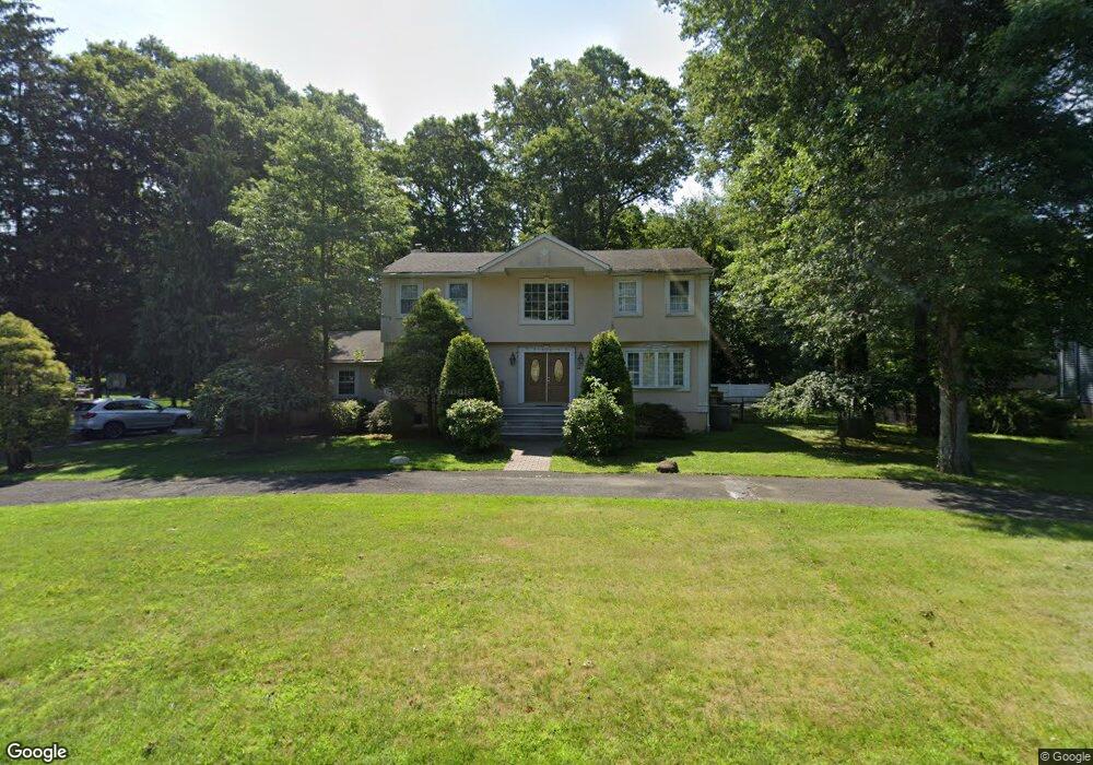 567 Spruce Ln, Franklin Lakes, NJ 07417 - photo 1