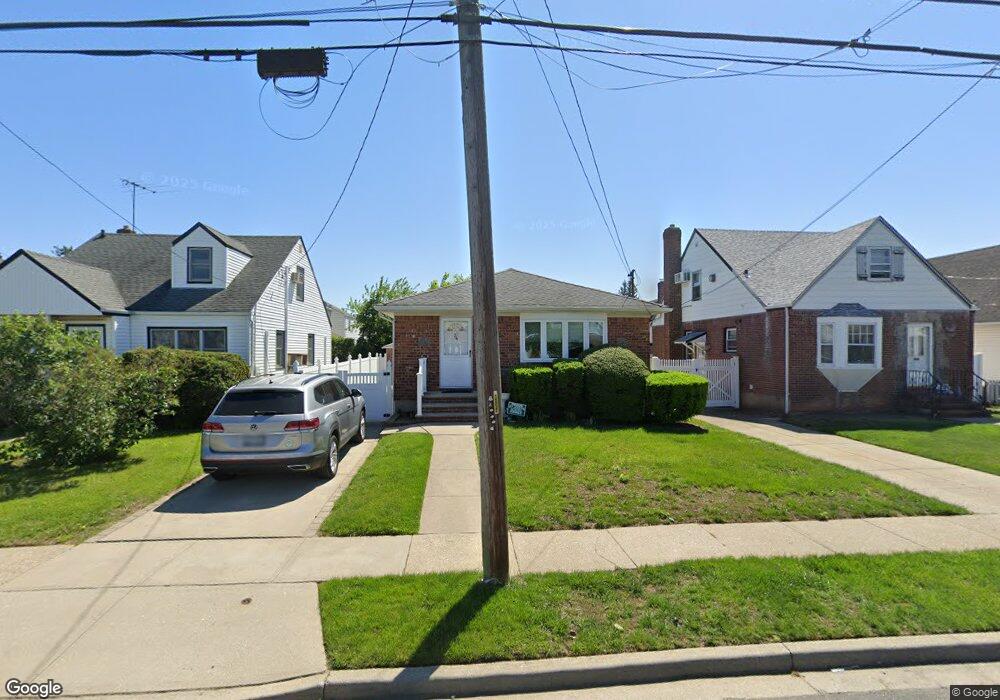 34 Broadway, West Hempstead, NY 11552 - photo 1
