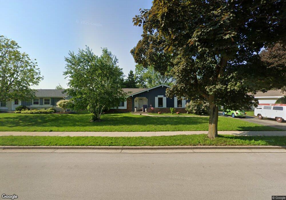 2110 Sunnyside Dr, Waukesha, WI 53186 - photo 1