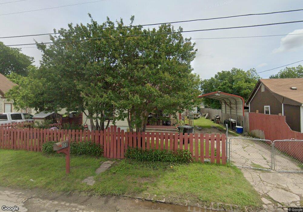 808 Trinity St, Cleburne, TX 76031 - photo 1