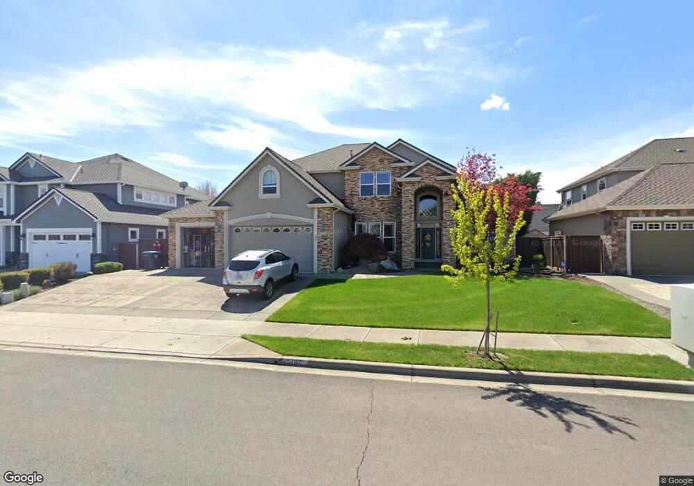 570 Grey Hawk Way, Central Point, OR 97502 - photo 1