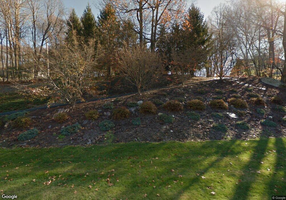 666 Aspen Ln, Orange, CT 06477 - photo 1