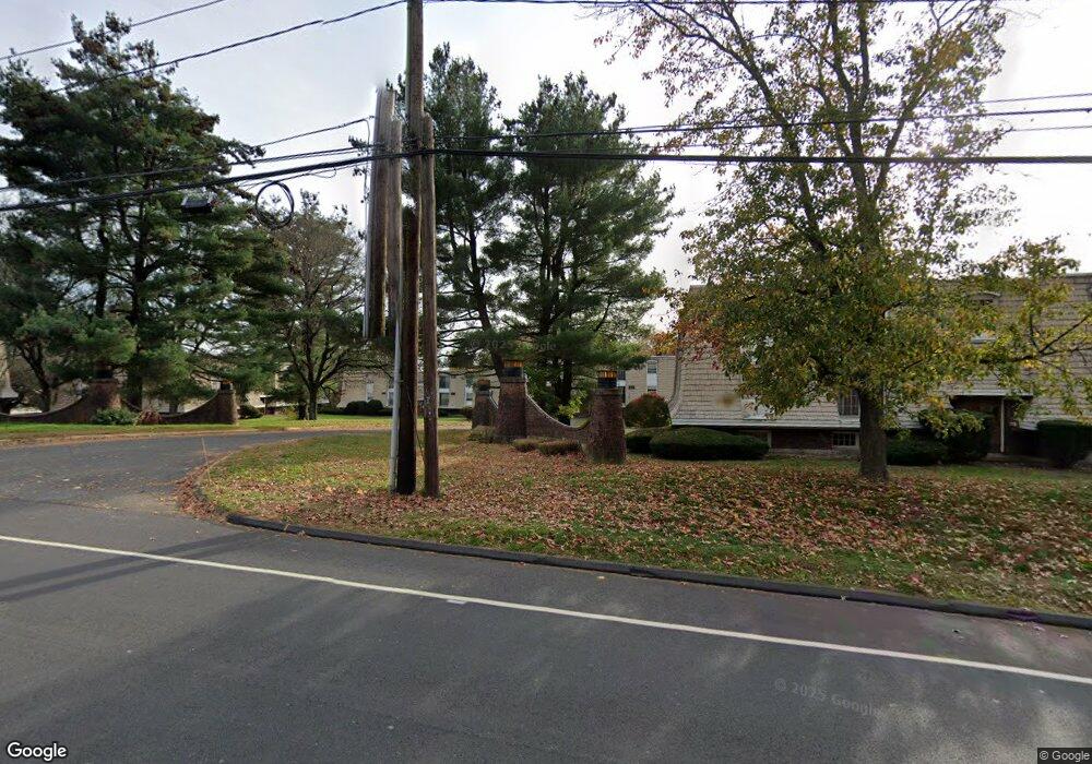 1216 Middle Turnpike W unit C2, Manchester, CT 06040 - photo 1