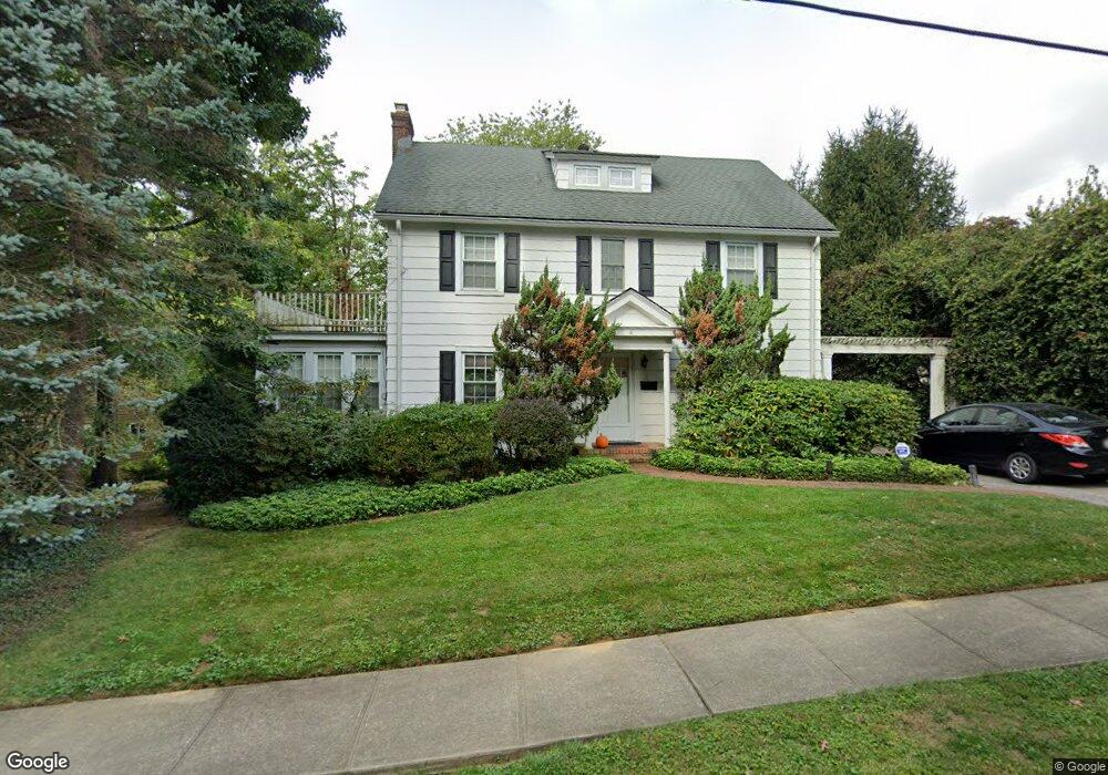 4 Buckingham Place, Great Neck, NY 11021 - photo 1