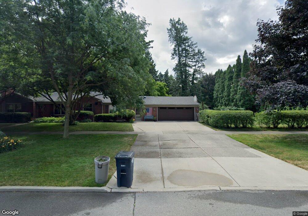 535 Washington Rd, Grosse Pointe, MI 48230 - photo 1