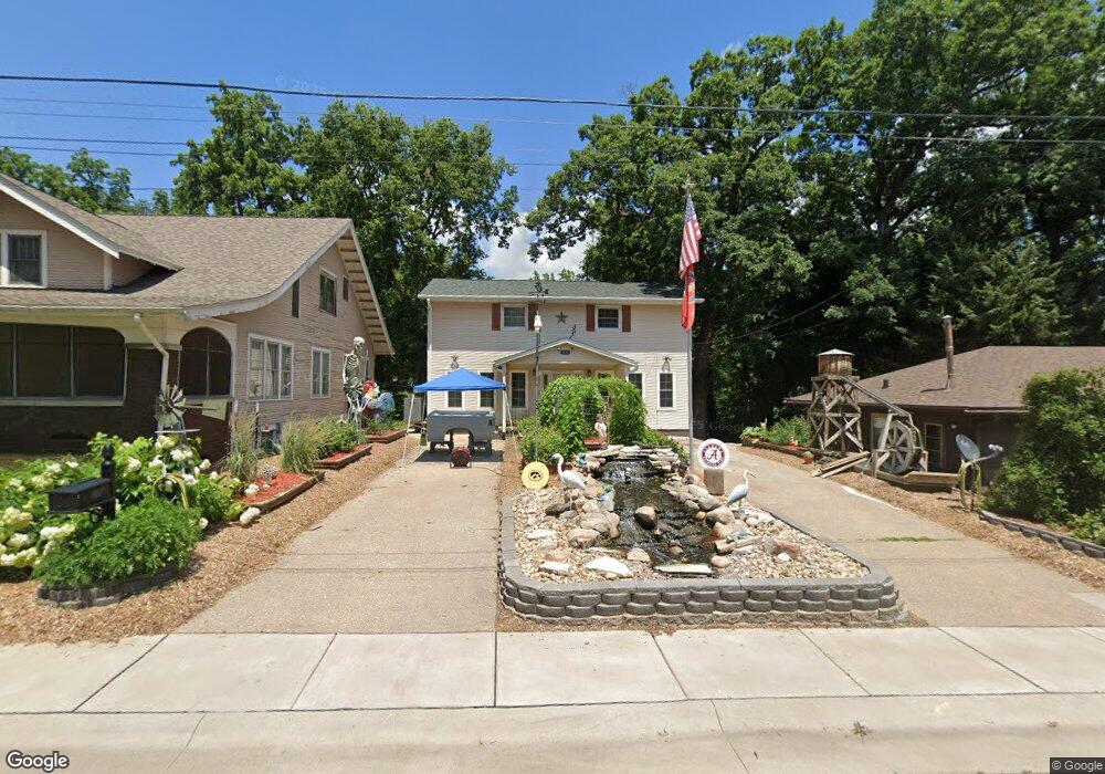 1916 W 10th St, Davenport, IA 52804 - photo 1