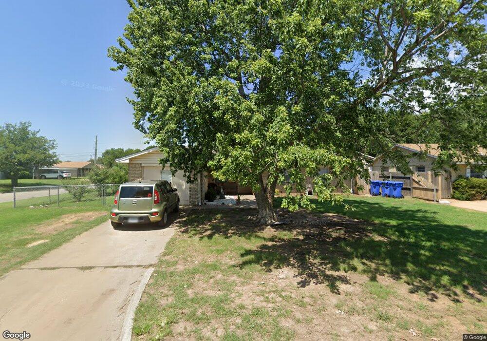 102 Elk Dr, Cache, OK 73527 - photo 1