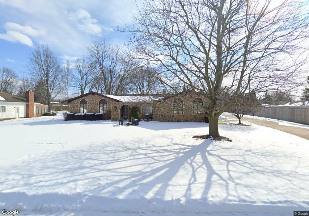 2231 Woodthrush Dr, Davison, MI 48423 - photo 1