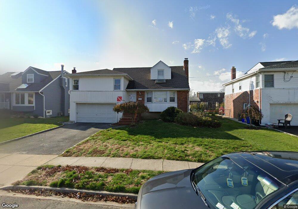 3254 Judith Ln, Oceanside, NY 11572 - photo 1