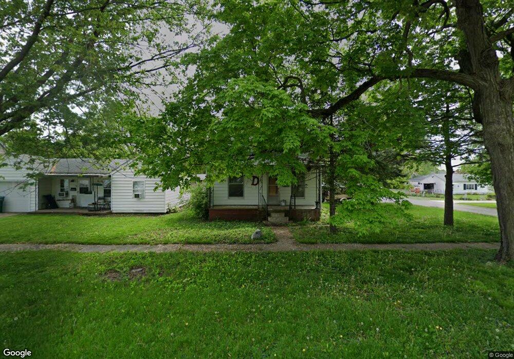 1320 S 15th St, Mattoon, IL 61938 - photo 1