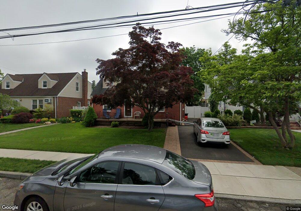 777 Arthur St, West Hempstead, NY 11552 - photo 1