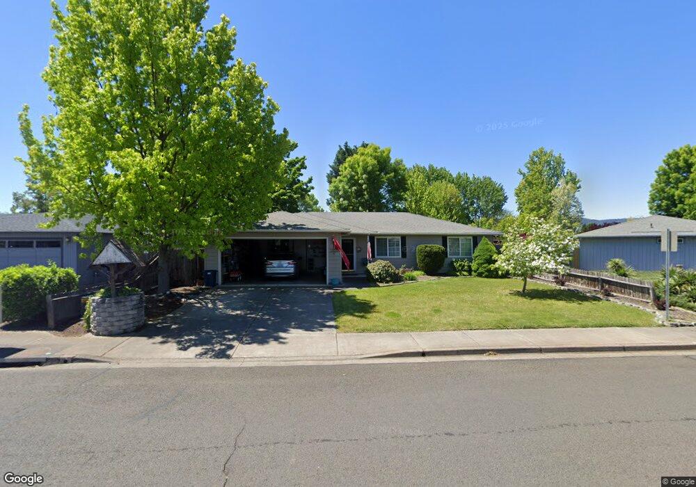 1226 Far Ave W, Central Point, OR 97502 - photo 1