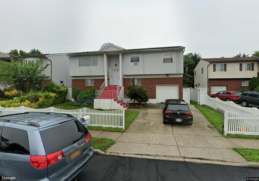 1105 Christopher Ct, West Hempstead, NY 11552 - photo 1