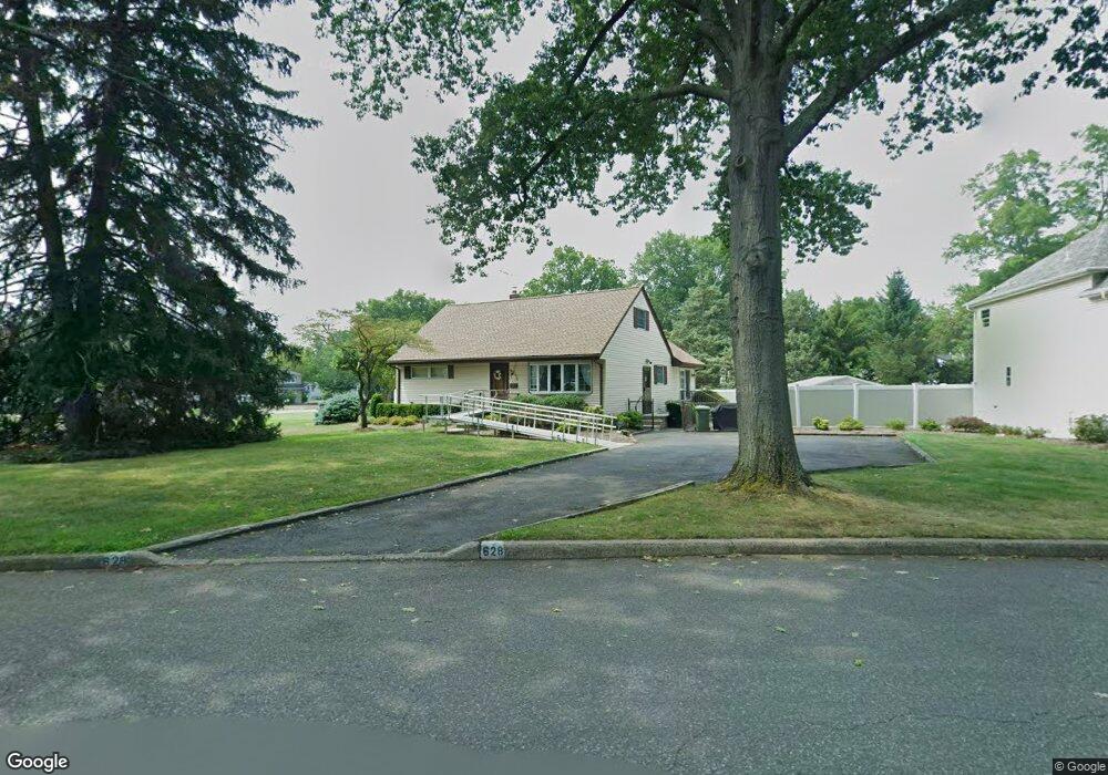 628 Sayre Ln, Paramus, NJ 07652 - photo 1